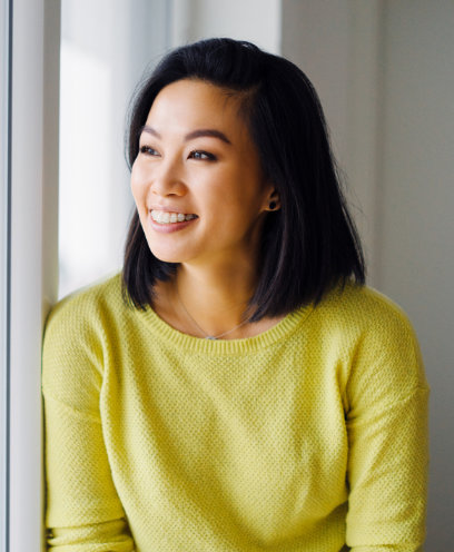 Ceramic brackets help your treatment blend in beautifully with your smile. 