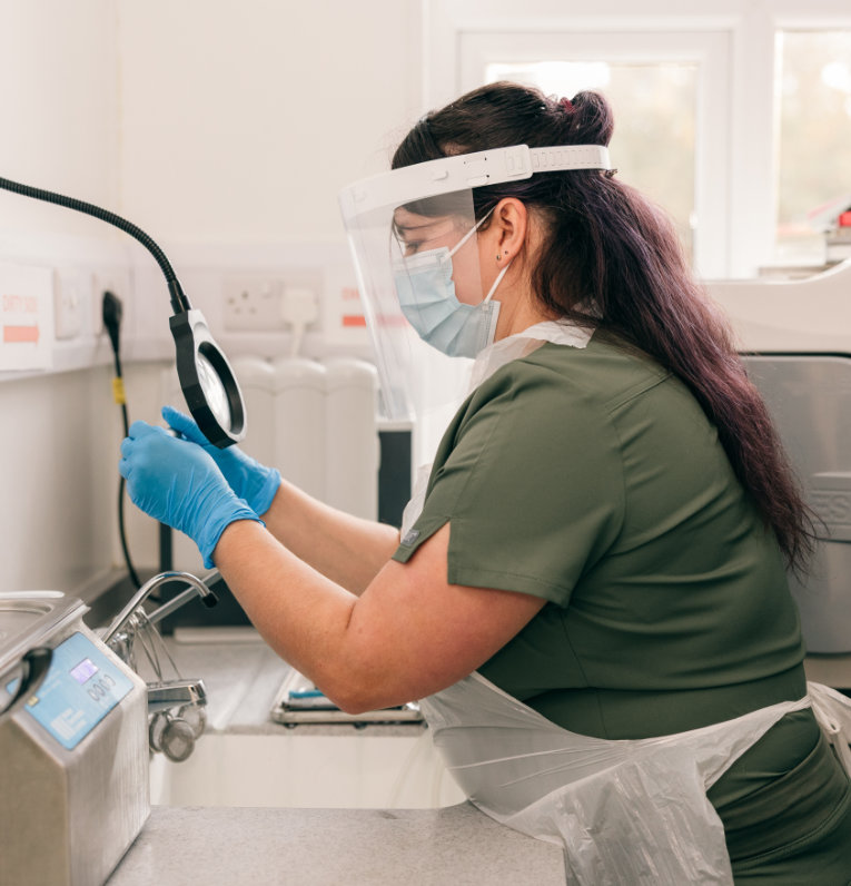 What are the benefits of dental implants?